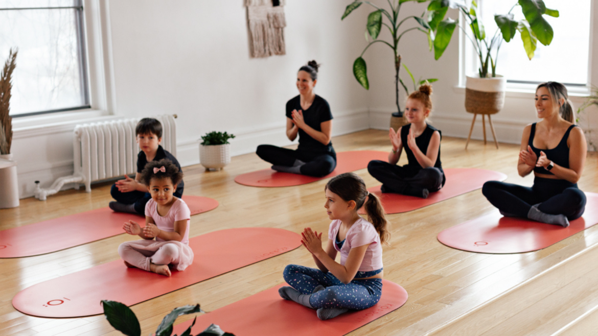 Bouger en famille avec une activité bien‑être inspirante et amusante 👨‍👩‍👧‍👦